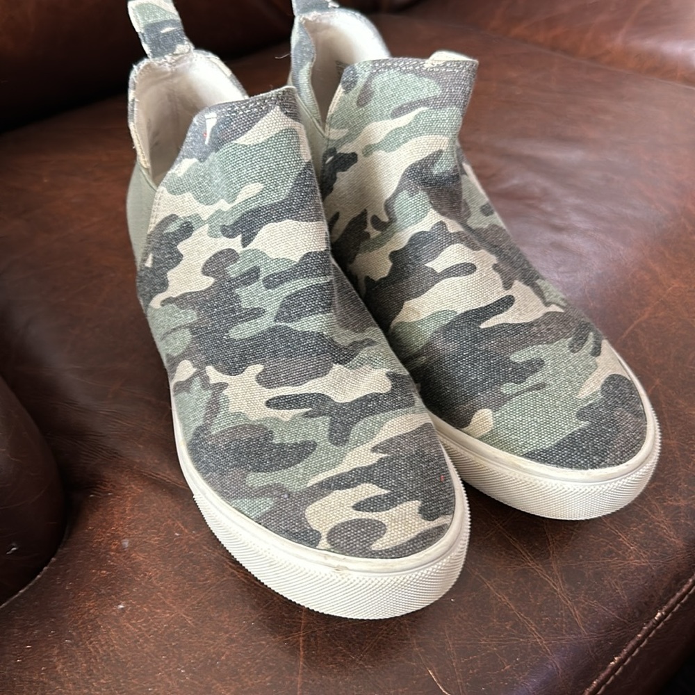 Steve Madden Camo shoes